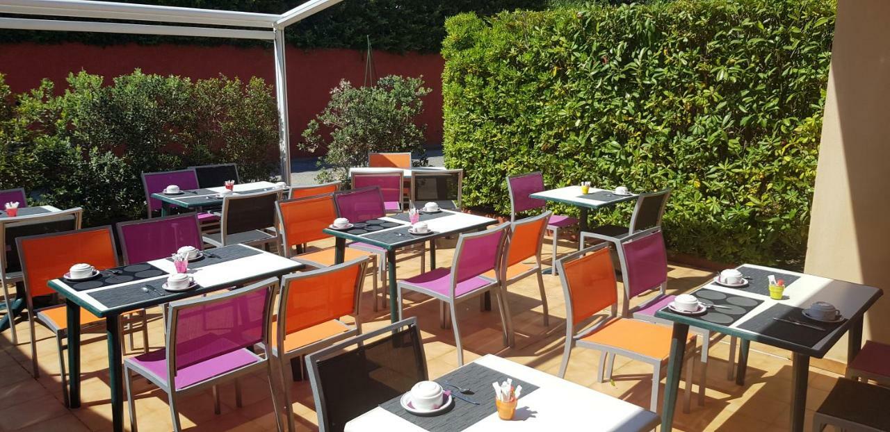 Hotel Le Galoubet Villeneuve-Loubet Exterior foto