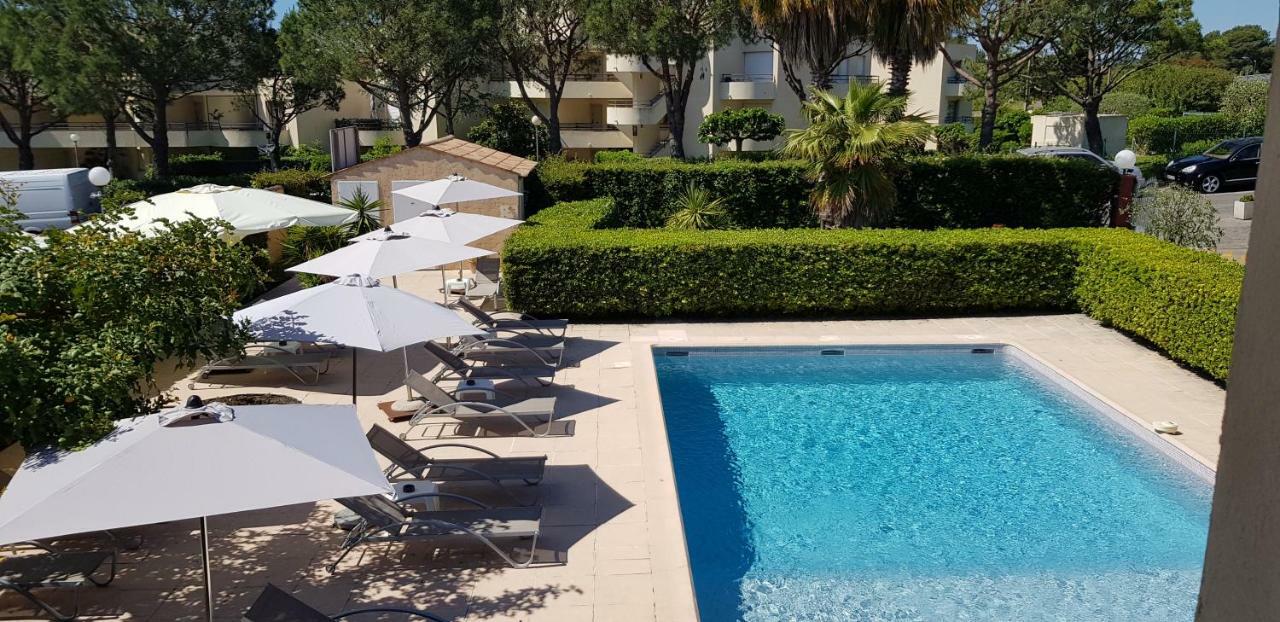 Hotel Le Galoubet Villeneuve-Loubet Exterior foto